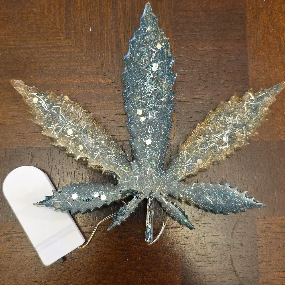 LED Glitter Leaf Decor